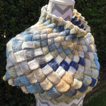 Entrelac shaped cowl