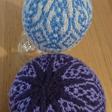 Cuspate hat