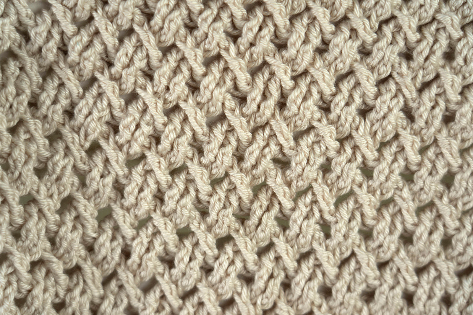 Diagonal Basketweave Baby Blanket in Cascade Yarns North Shore - DK584 - Downloadable PDF