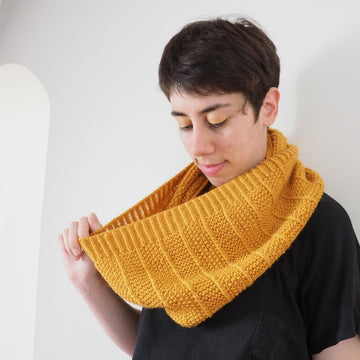 Poios Cowl