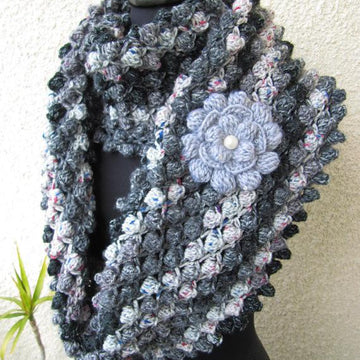 Infinity Gray Scarf With Flower Tutorial Pattern