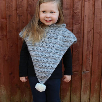 P02 Pom Pom Poncho