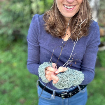Trailing Leaves Mittens