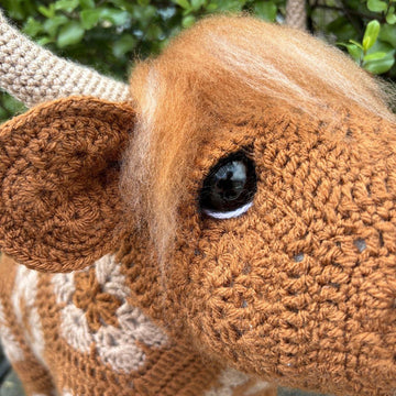 Hewie The African Flower Highland Cow