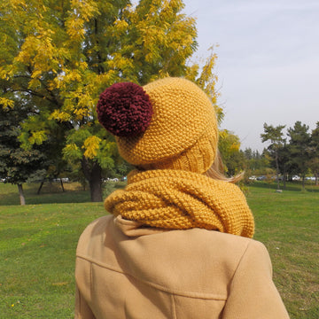 Iskra Set Hat and Oversized Cowl