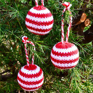 Striped Christmas Bauble Knitting Pattern - Christmas Knitting Pattern