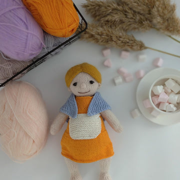 Granny knitting pattern and kitty