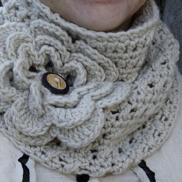 Crosslita Cowl