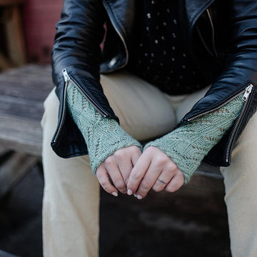 Twisty Lace Mitts