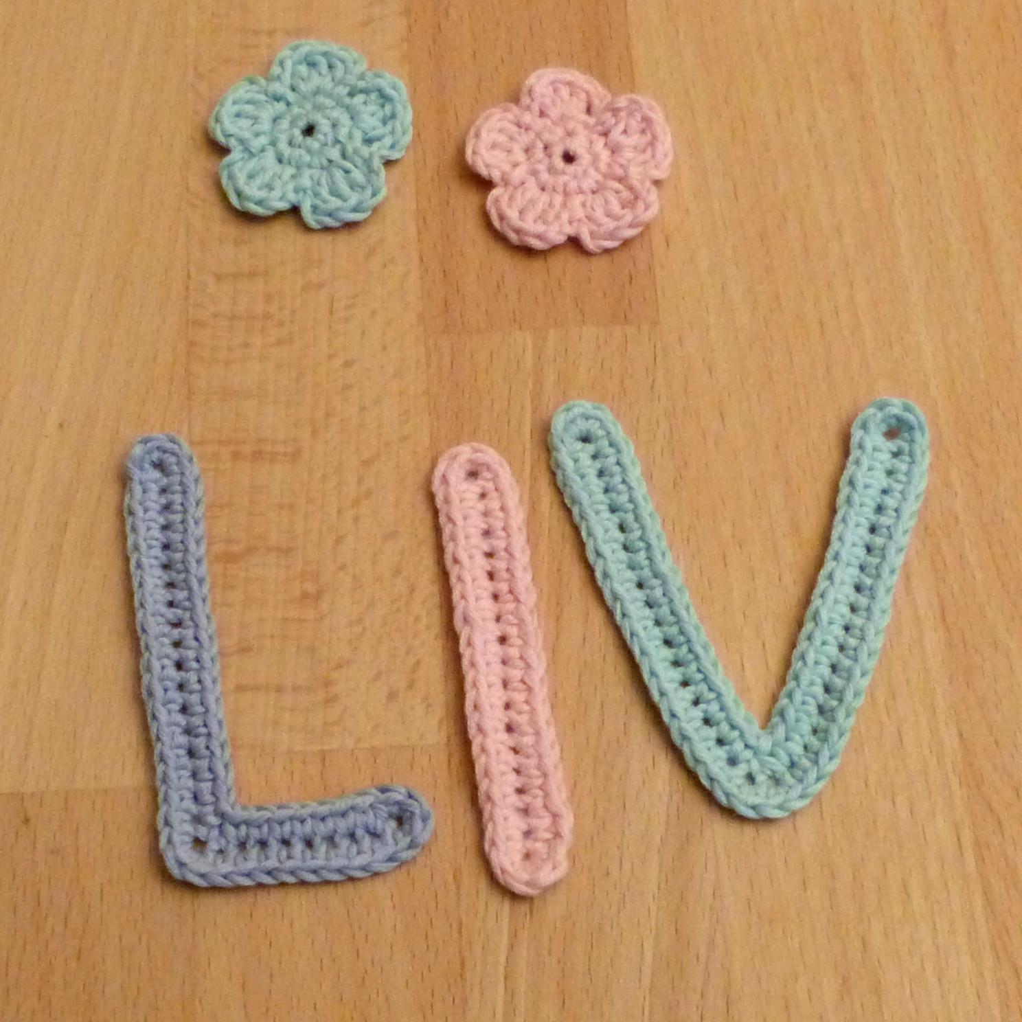 Alphabetic characters crochet pattern A-Z
