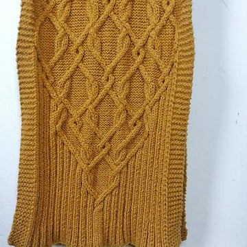 Gorgeously Cabled Scarf