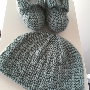 Winston Baby Hat and Booties BJ48