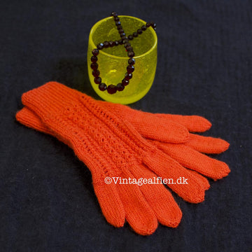 Vintage gloves: Nelly