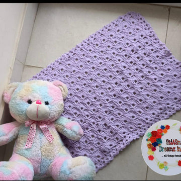 Cornered by Shells Cradle Blanket
