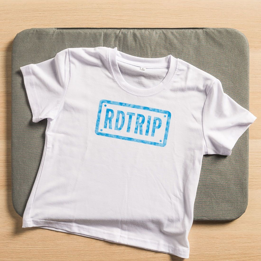 Cricut Infusible Ink Blank Crew Neck T-Shirt - Youth Medium