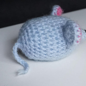 Häkelanleitung Amigurumi "Kleine Maus"! Optional auch als Schlüsselanhänger oder Katzenspielzeug ♥