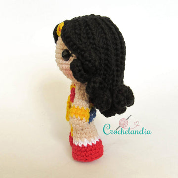 Wonder Woman Classic amigurumi doll - crochet pattern by Crochelandia