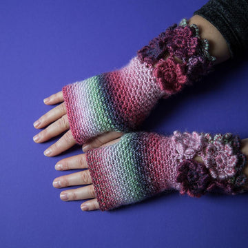Lovers of flowers mittens