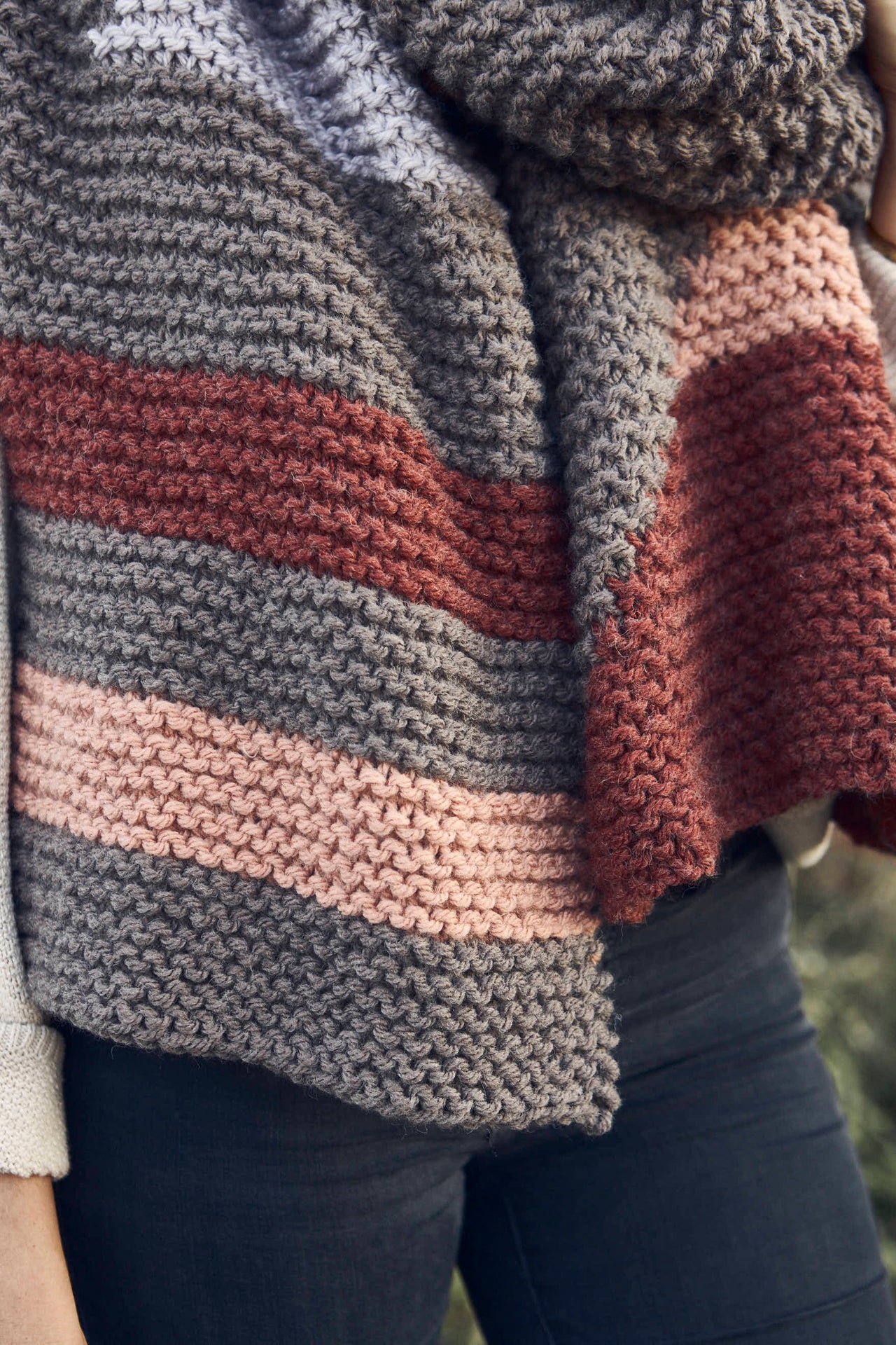Level Up Blanket Scarf in Lion Brand Hue & Me - M20285-TWH - Downloadable PDF
