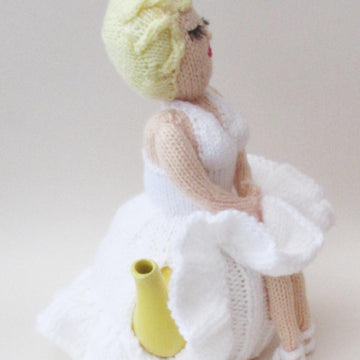 Marilyn Monroe Tea Cosy Knitting Pattern