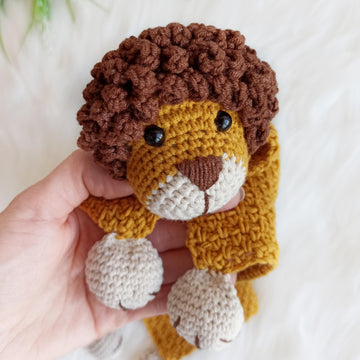 Crochet lion security blanket, crochet baby lovey pattern