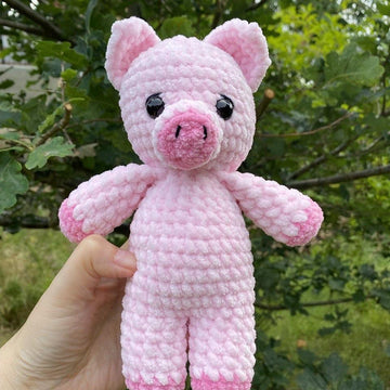 Pig holding Things