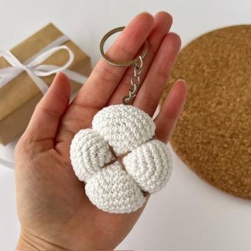 Cotton flower crochet keyring pattern Amigurumi flower Bag charm Crochet keychain car mirror hanging