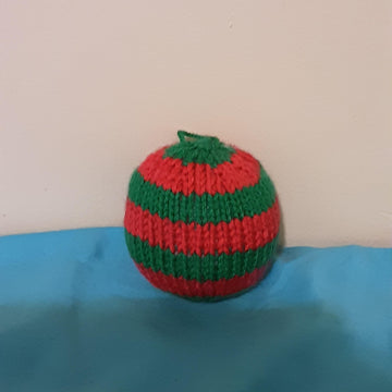 Cutie Christmas Baubles Knitting Pattern.