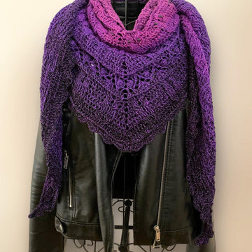 Flat Triangular Scarf "Eunomia"