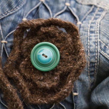 Marianne hood and Brooch - Lc31