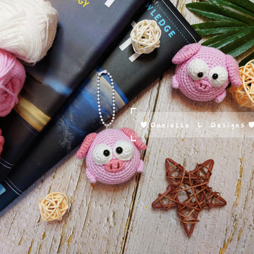 Piggy amigurumi keychain