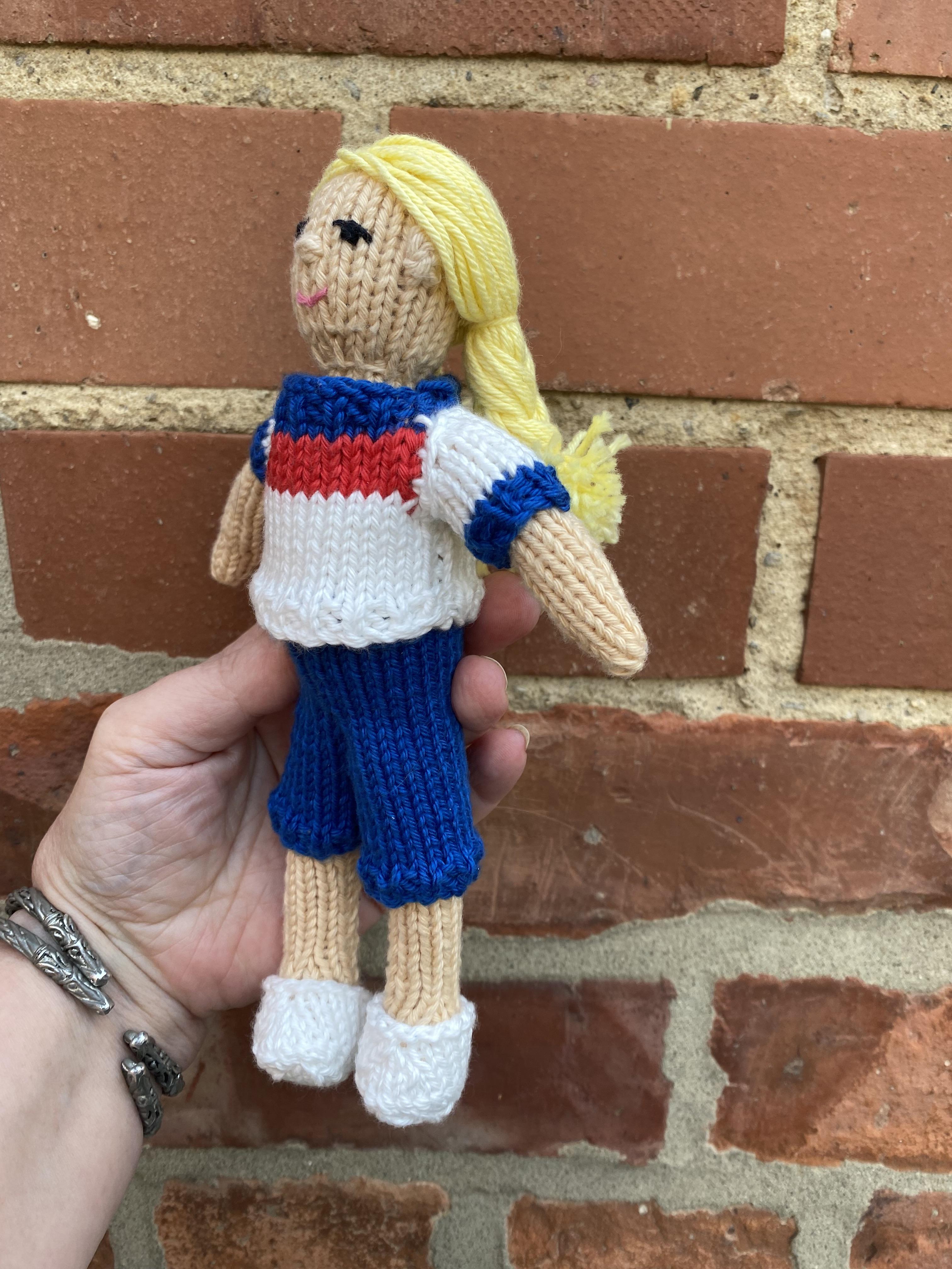 England Lioness knitting pattern