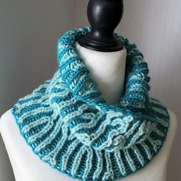 Victoria cowl