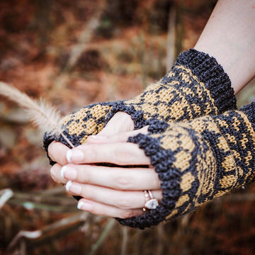 Bee Fingerless Mittens