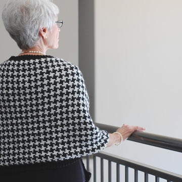 A Houndstooth Wrap About Town