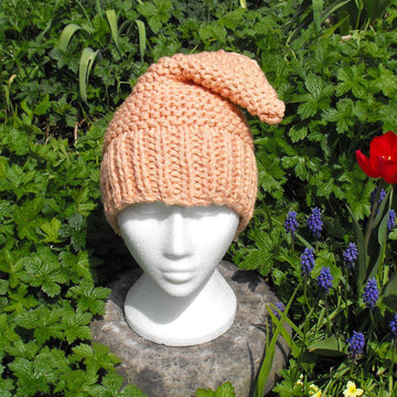 SUPERFAST PEACH PIXIE HAT KNITTING PATTERN - MADMONKEYKNITS