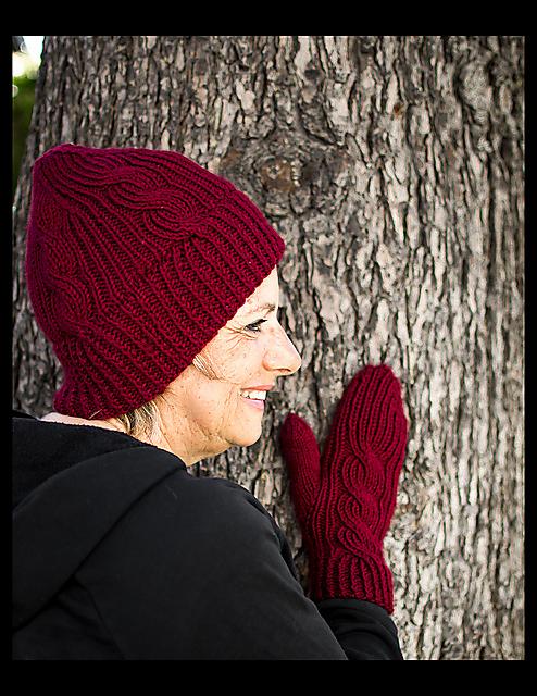 Thornhill Hat and Mittens