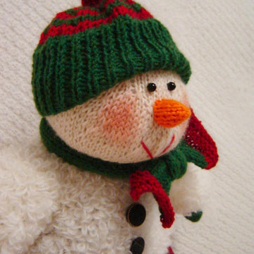 Toy knaitting patterns christmas - Knit a Snow woman gift for a girl
