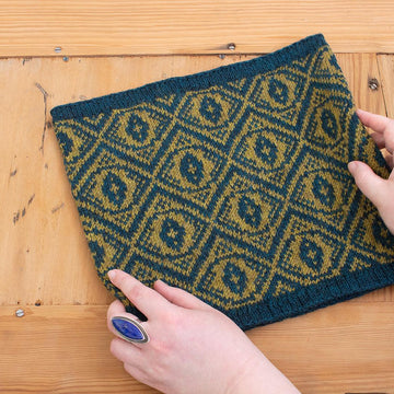 Cat's Eye Cowl