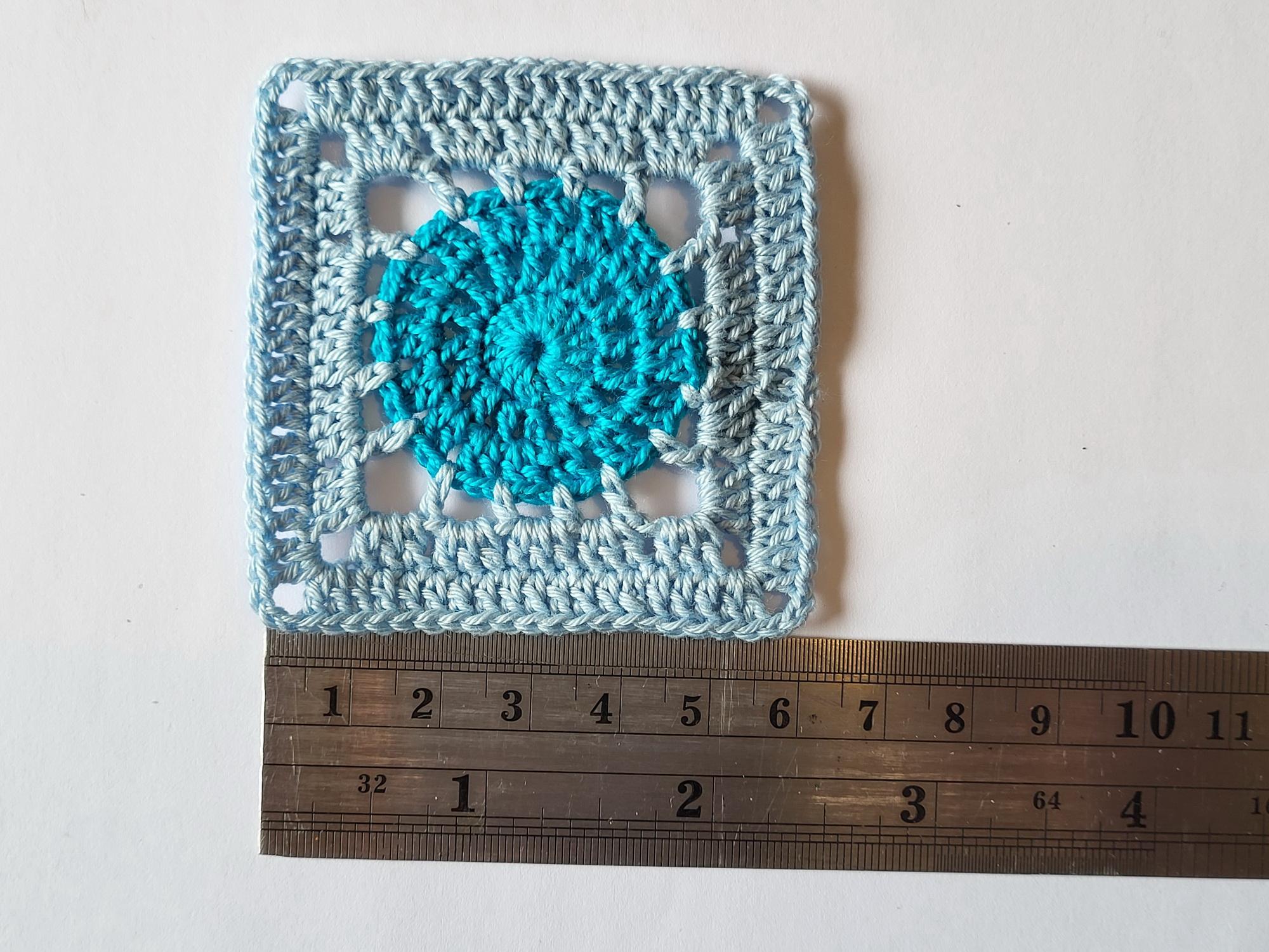 Granny square with round