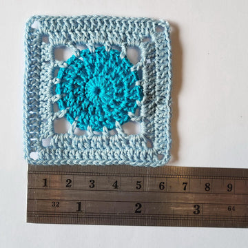Granny square with round