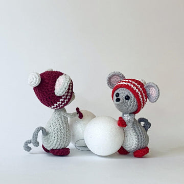 Mouse with hat