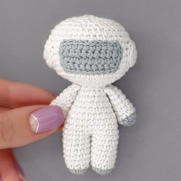 Amigurumi astronaut