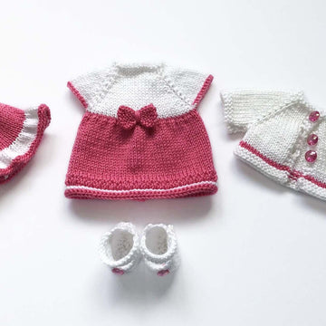 Dolls clothes knitting pattern 19077