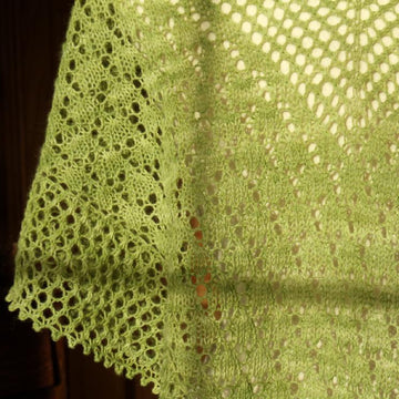 Lili Wen Fach - Snowdrop Shawl