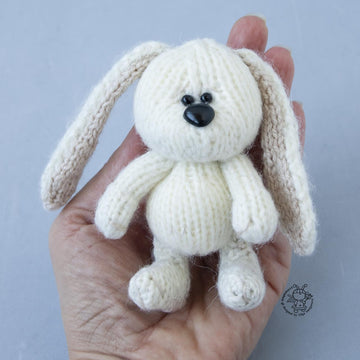 Mini bunny knitting flat