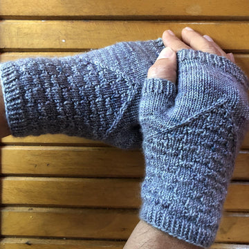 Peaks and Valleys Mitts