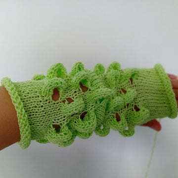 Fingerless Staggered loops