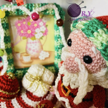 Amigurumi Christmas photo frame