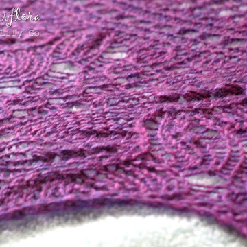 Liliiflora Shawlette